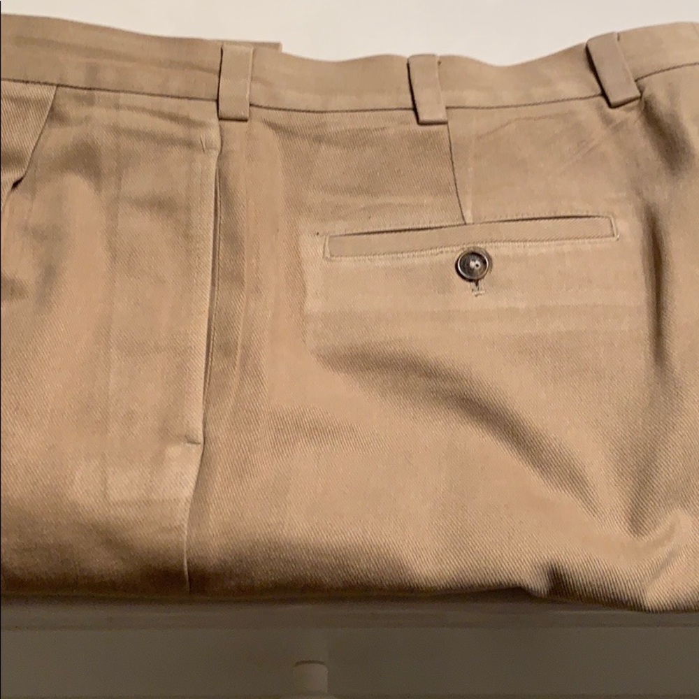 Men’s khaki pants
